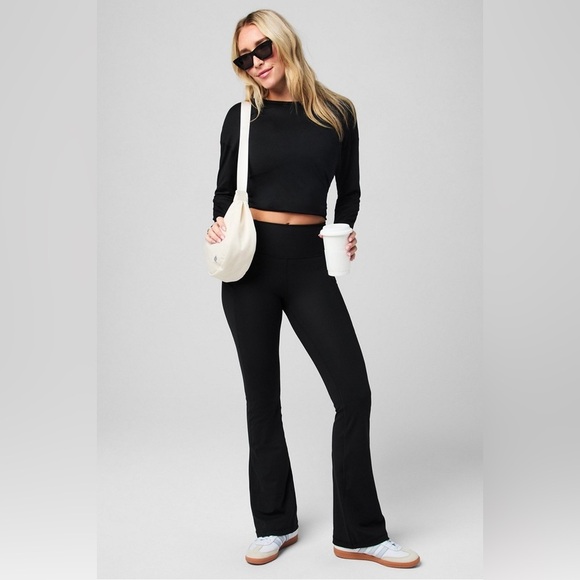 Fabletics Oasis PureLuxe High-Waisted Pocketed Kick Flare medium - Picture 1 of 8